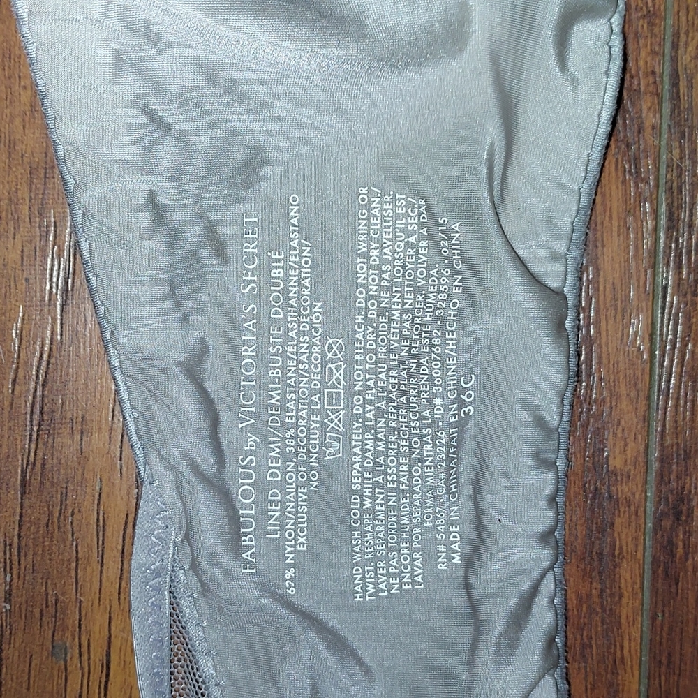 Victoria's Secret Bra - Picture 3 of 6